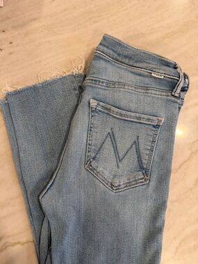 MOTHER The Mid Rise Dazzler Ankle Fray Jeans. Wash: Riding the Cliffside